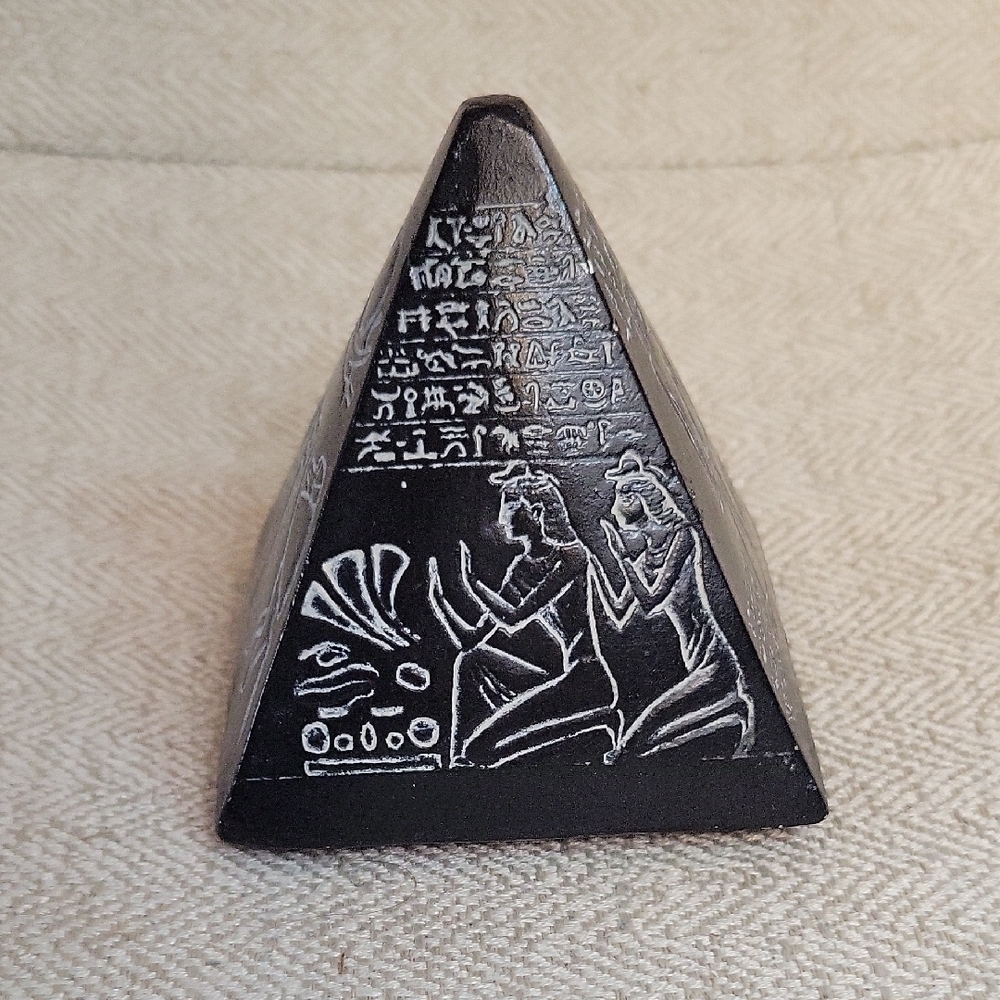 VINTAGE Black EGYPTIAN Pyramid with Hieroglyphics Paperweight Decor Accent - Picture 4 of 8